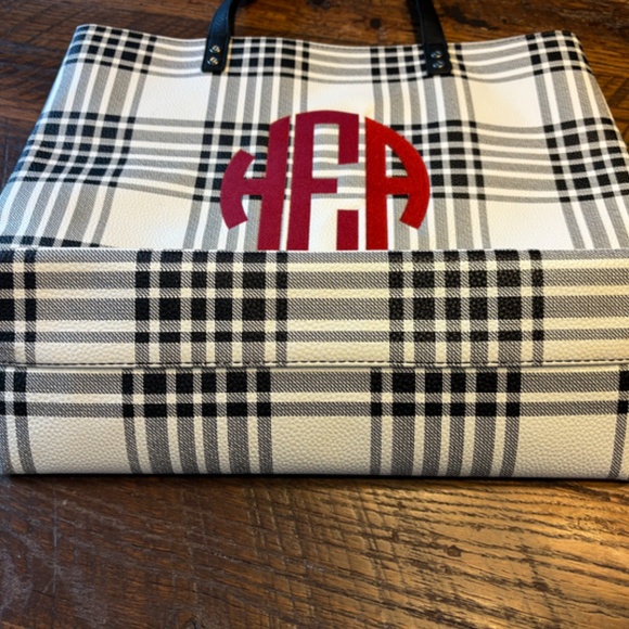 Thirty One Brand Large Shoulder Tote - help me find someone with HEA… - Picture 10 of 14